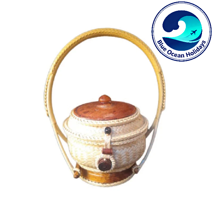 带盖老挝手工编织糯米容器 – 天然竹制（13cm x 13cm）