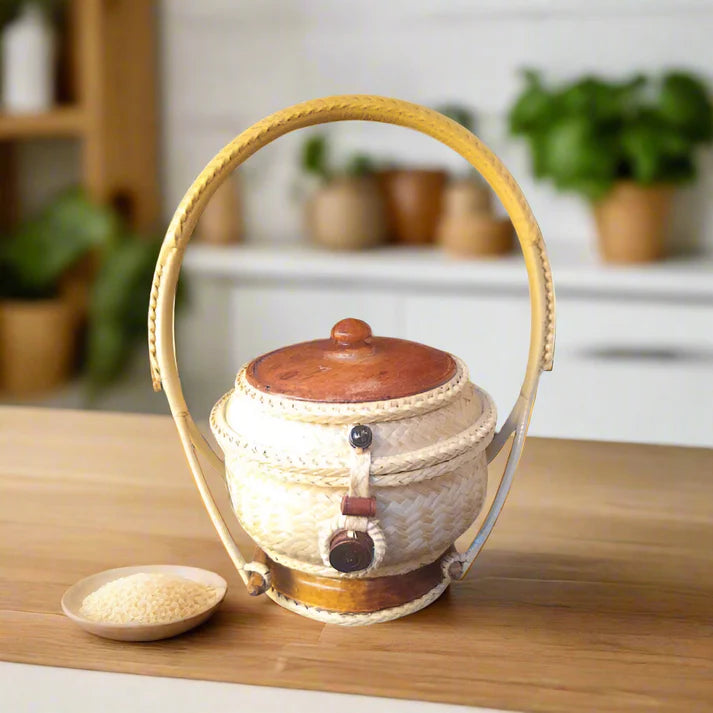 带盖老挝手工编织糯米容器 – 天然竹制（13cm x 13cm）